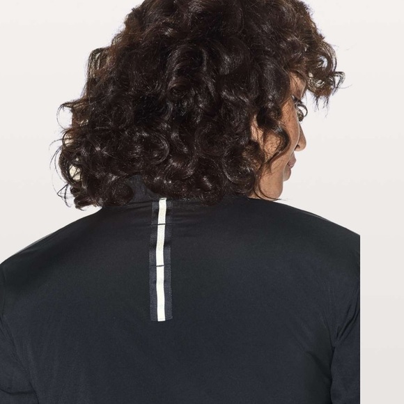 black reversible Lululemon Jacket NEVER WORN - Picture 3 of 4